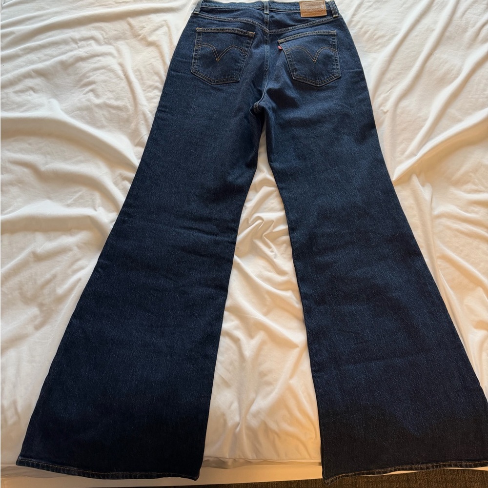 Levi’s Ribcage Bell - Picture 2 of 6
